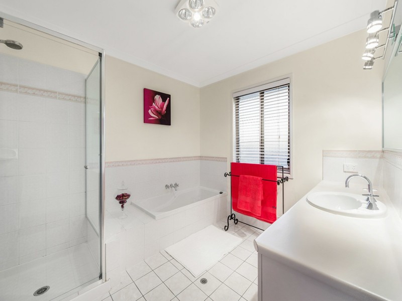 2 Aviance Close, Eight Mile Plains QLD 4113