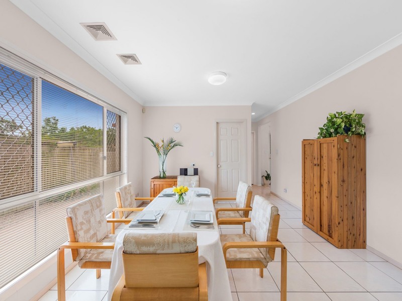 28 Hanrahan Street, Robertson QLD 4109