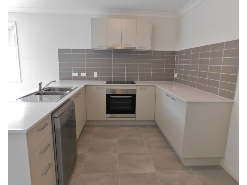33 Sealy Street, Silkstone QLD 4304