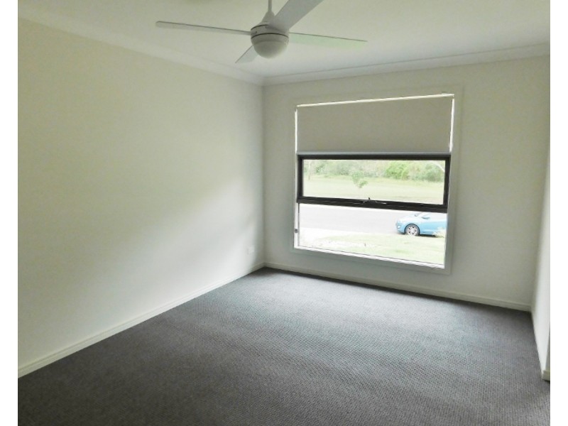 33 Sealy Street, Silkstone QLD 4304