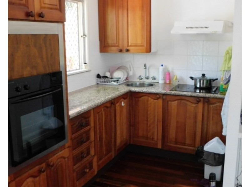 4/24 Twelfth Avenue, St Lucia QLD 4067