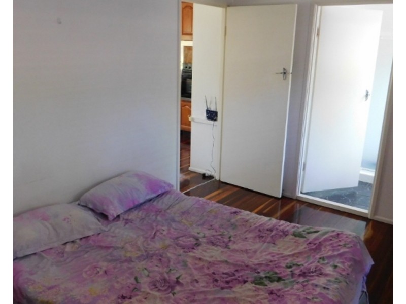 4/24 Twelfth Avenue, St Lucia QLD 4067