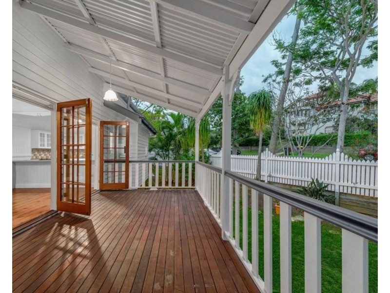 3A Dover Street, Hawthorne QLD 4171