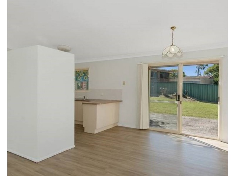 24 Tregana Circuit, Edens Landing QLD 4207