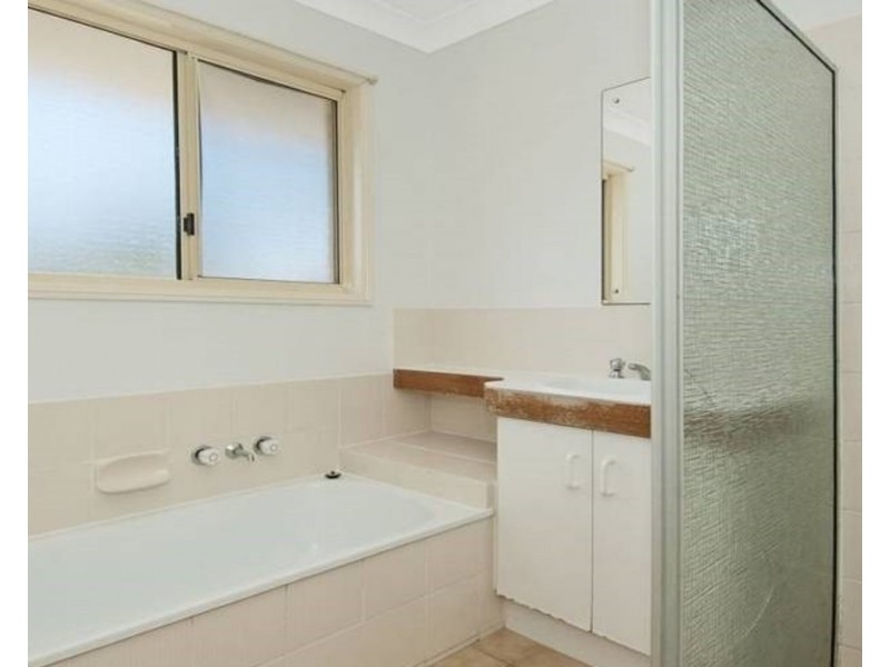24 Tregana Circuit, Edens Landing QLD 4207