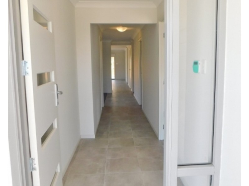 24 Mcpherson Crescent, Coomera QLD 4209