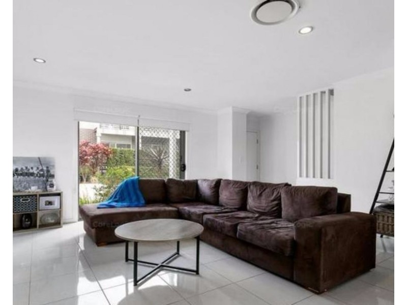 16/200 Meadowlands Road, Carina QLD 4152