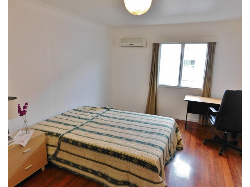 33 Victoria Terrace, Annerley QLD 4103