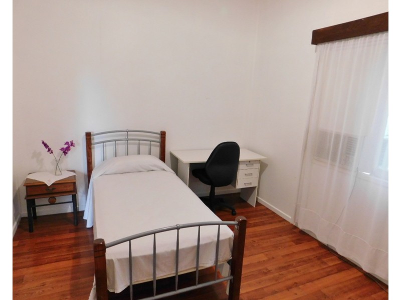 33 Victoria Terrace, Annerley QLD 4103