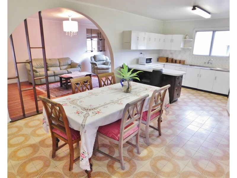 33 Victoria Terrace, Annerley QLD 4103