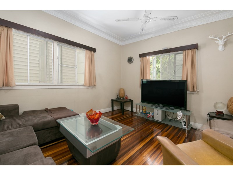 10 Wylie Avenue, Coorparoo QLD 4151