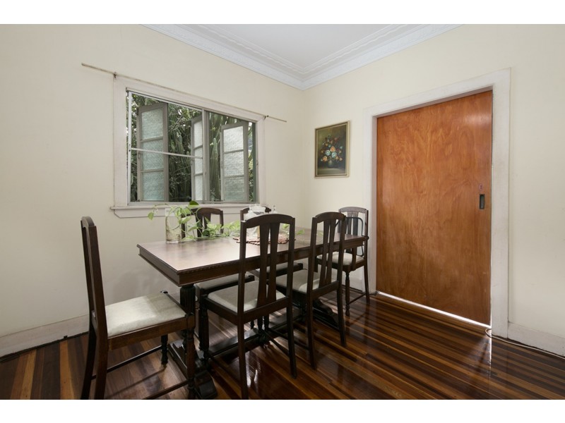 10 Wylie Avenue, Coorparoo QLD 4151