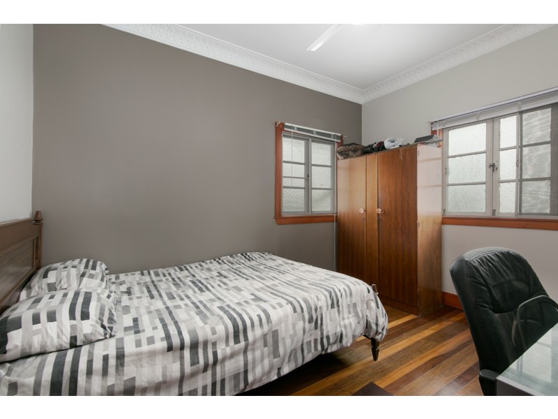 10 Wylie Avenue, Coorparoo QLD 4151