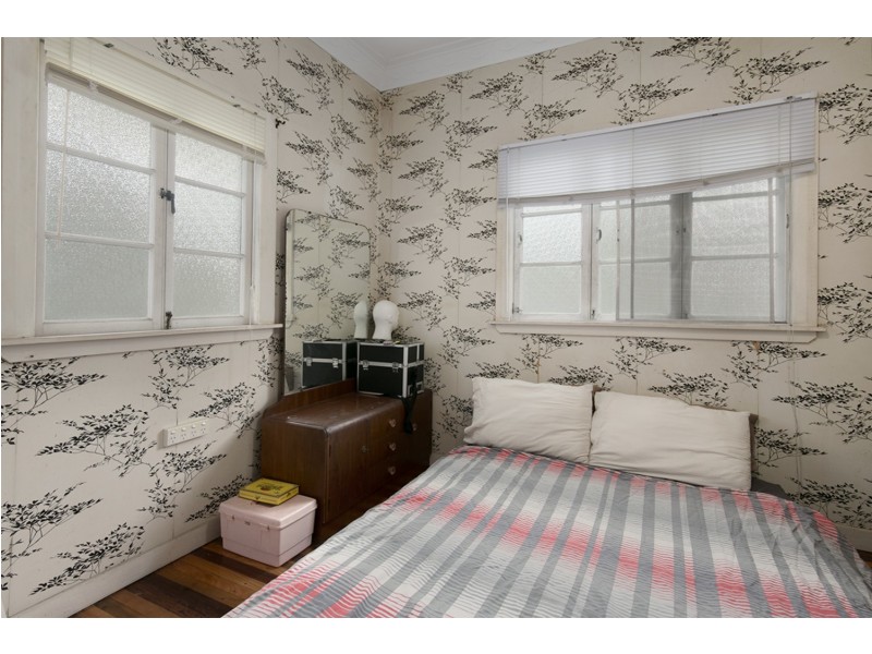 10 Wylie Avenue, Coorparoo QLD 4151