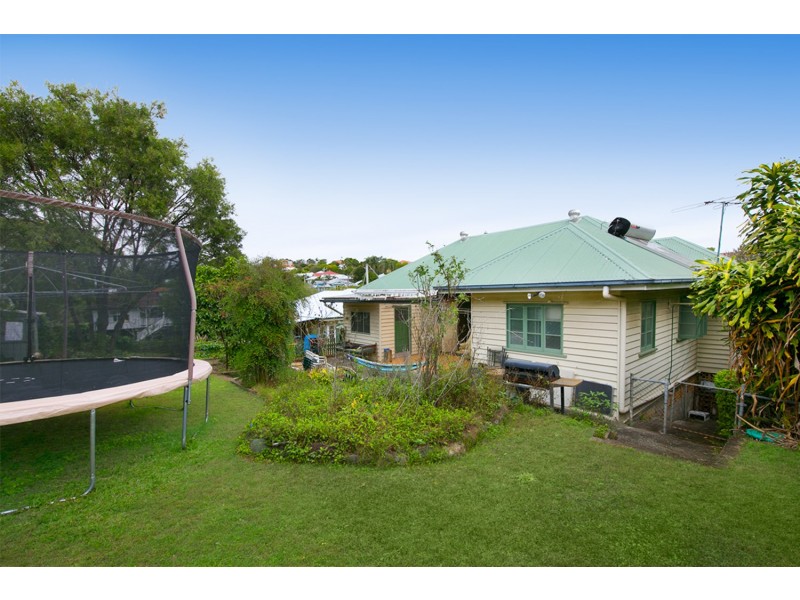 10 Wylie Avenue, Coorparoo QLD 4151