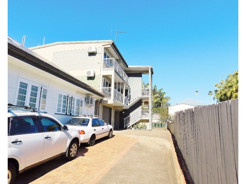 3/845 Logan Road, Holland Park West QLD 4121