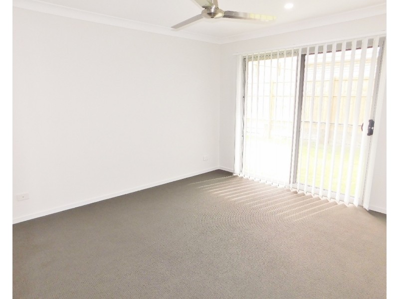 16 Woodrose Circuit, Pimpama QLD 4209