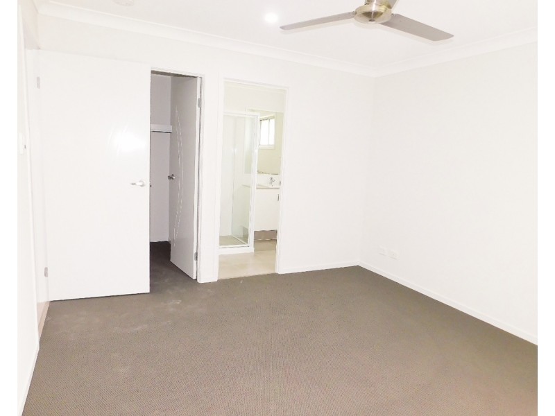 16 Woodrose Circuit, Pimpama QLD 4209