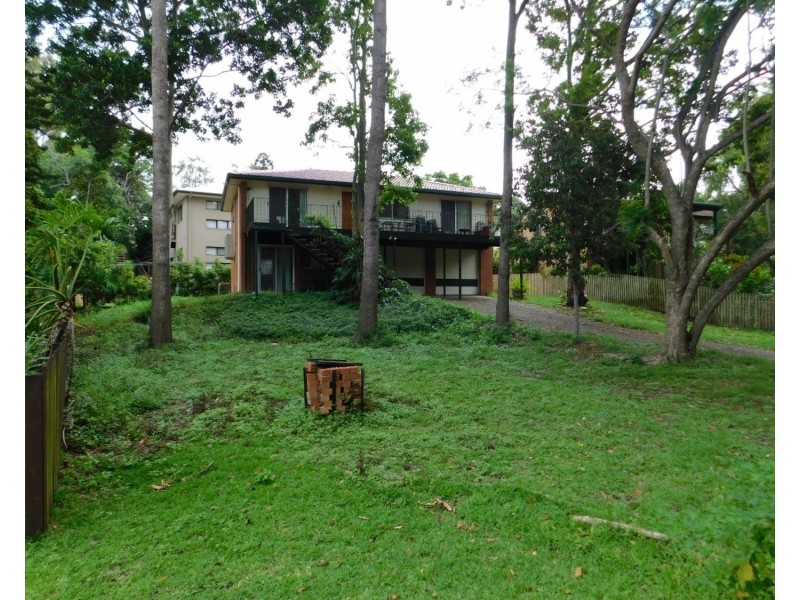 5 Brinkworth Place, Indooroopilly QLD 4068