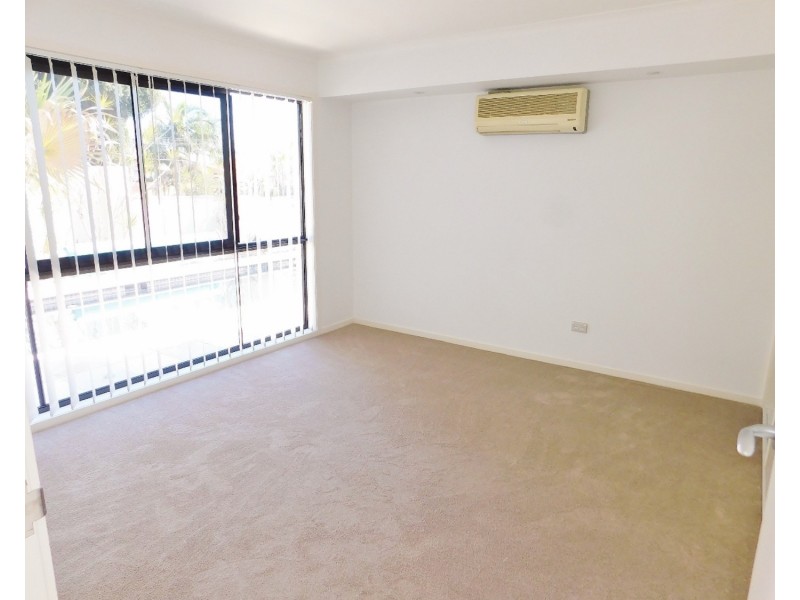 64 Bonneville Street, Holland Park West QLD 4121