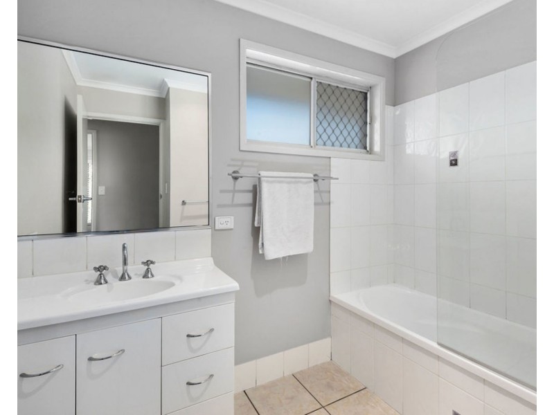 382 Greenwattle Street, Wilsonton QLD 4350