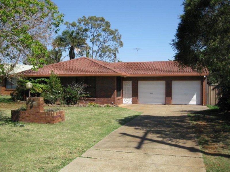11 Batten Court, Wilsonton QLD 4350
