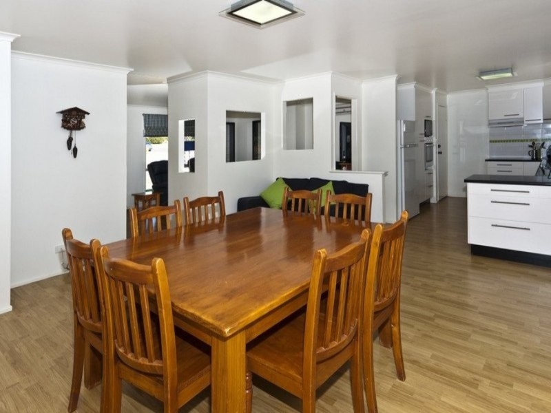 15 Poinsettia Court, Middle Ridge QLD 4350