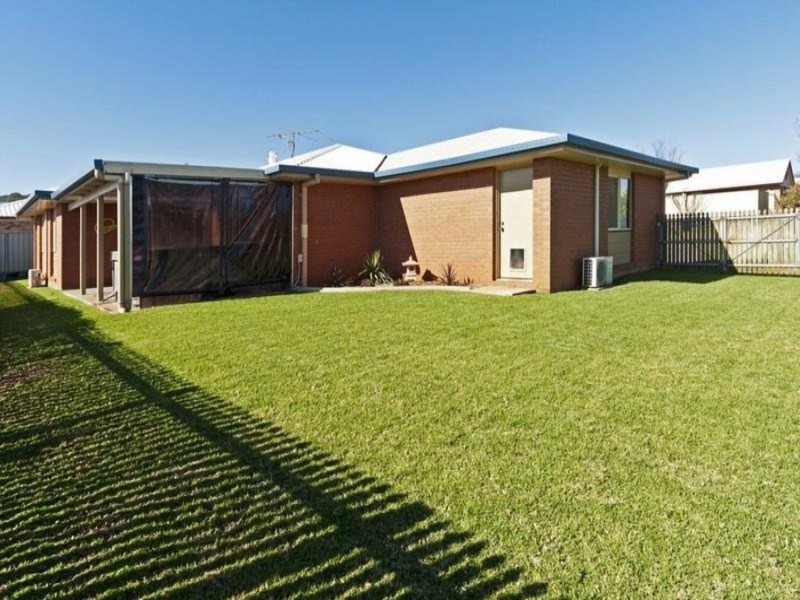 15 Poinsettia Court, Middle Ridge QLD 4350