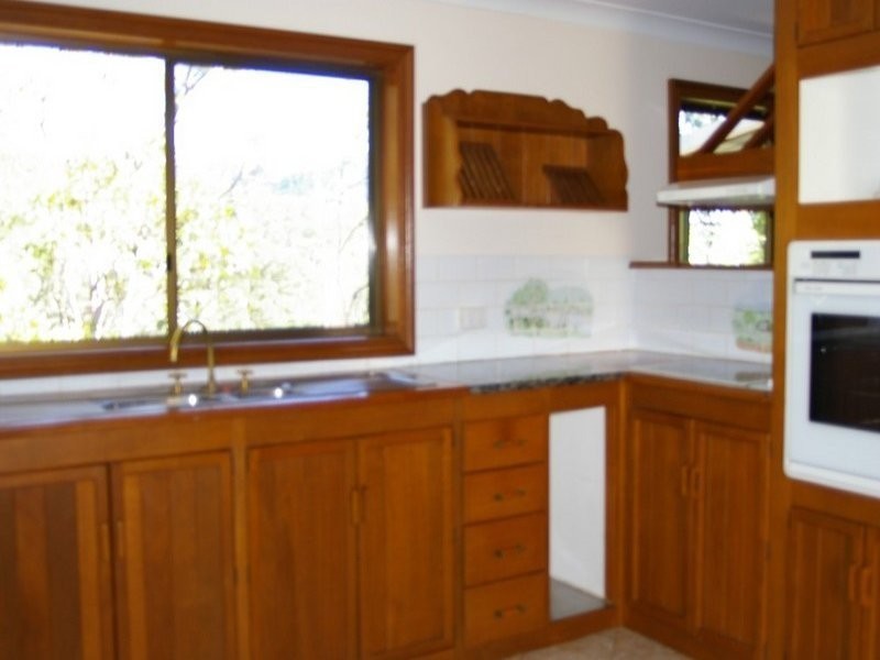 16 Gordon Crescent, Withcott QLD 4352