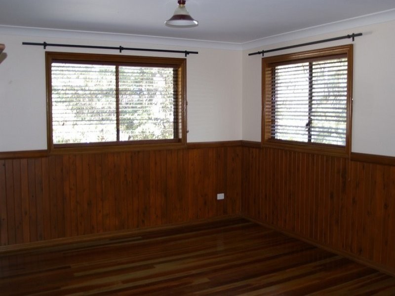 16 Gordon Crescent, Withcott QLD 4352