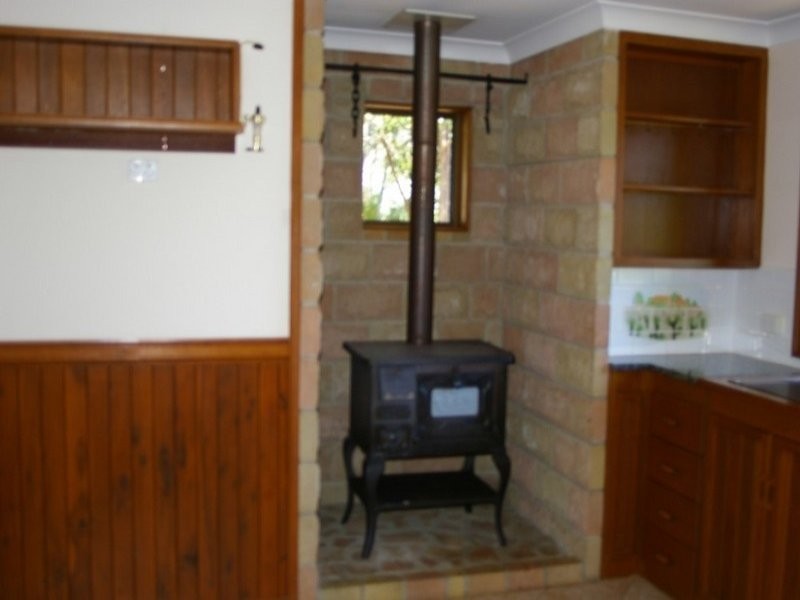 16 Gordon Crescent, Withcott QLD 4352