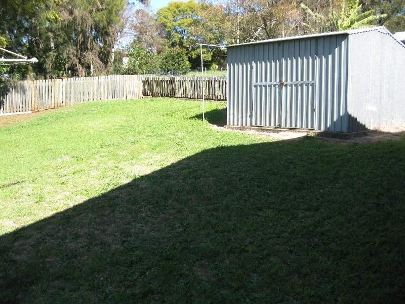 8 Norah Street, Centenary Heights QLD 4350