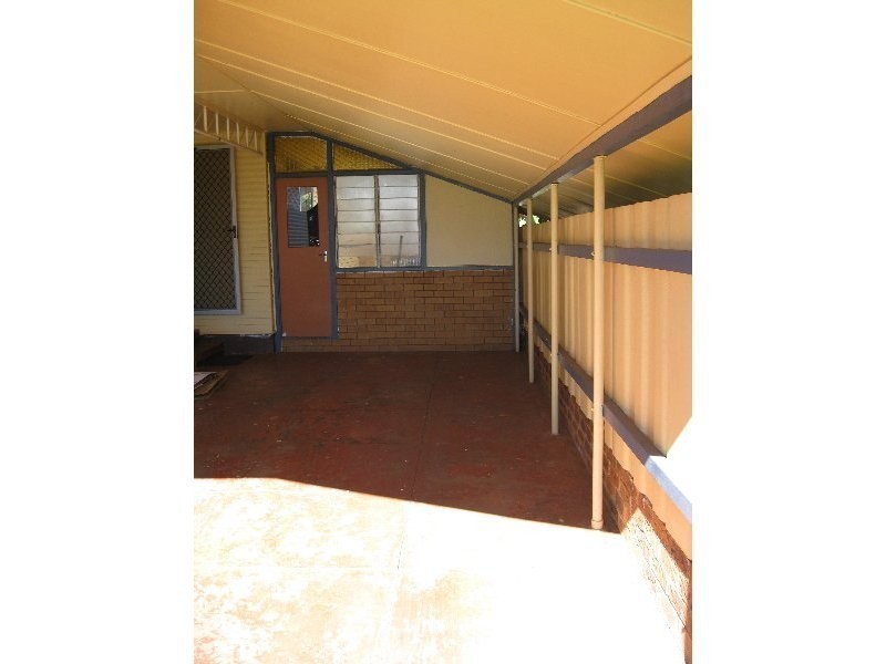 8 Norah Street, Centenary Heights QLD 4350