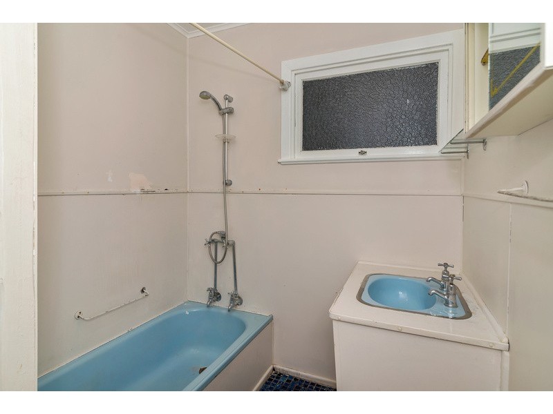 317 Tor Street, Wilsonton QLD 4350