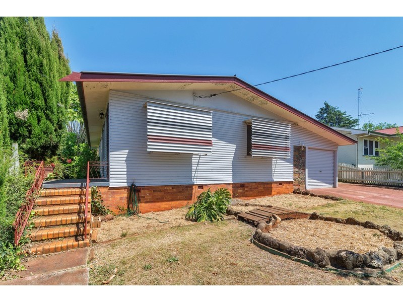 317 Tor Street, Wilsonton QLD 4350