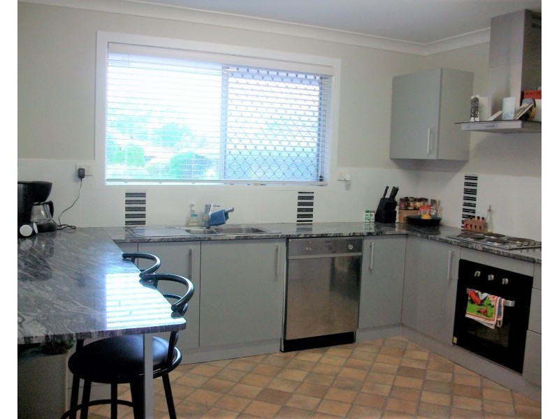 6 Janet Court, Wilsonton QLD 4350