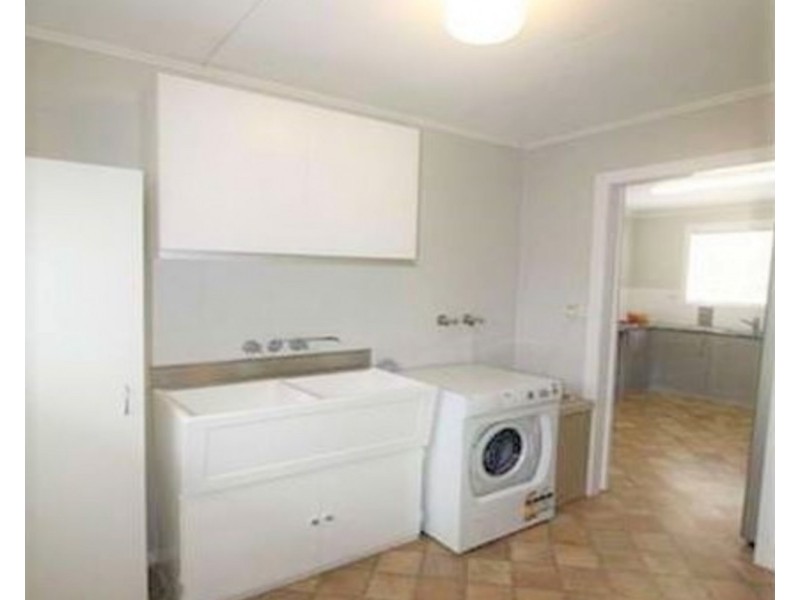 6 Janet Court, Wilsonton QLD 4350