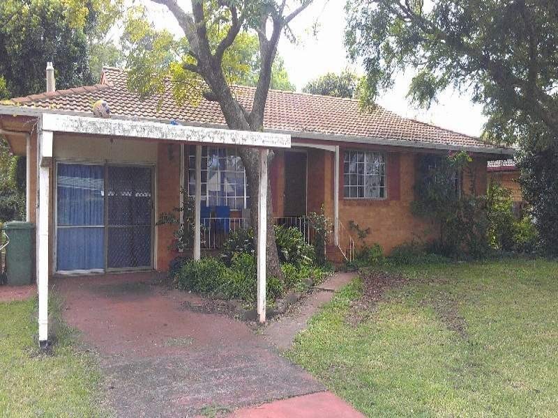 9 Lister Street, Harristown QLD 4350