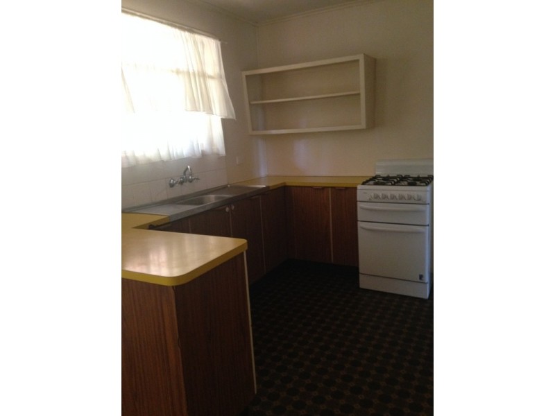 9 Lister Street, Harristown QLD 4350