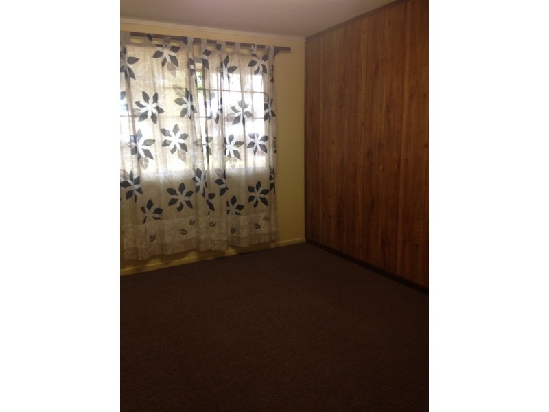 9 Lister Street, Harristown QLD 4350