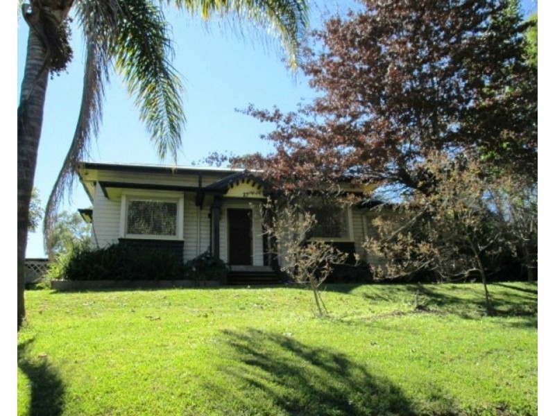 27 Margaret Street, East Toowoomba QLD 4350