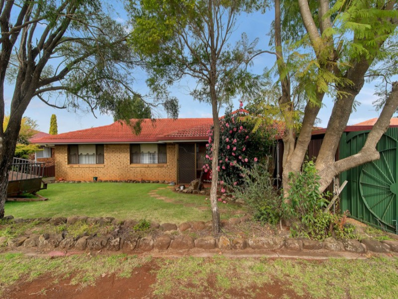 10 Chinchilla Court, Wilsonton Heights QLD 4350