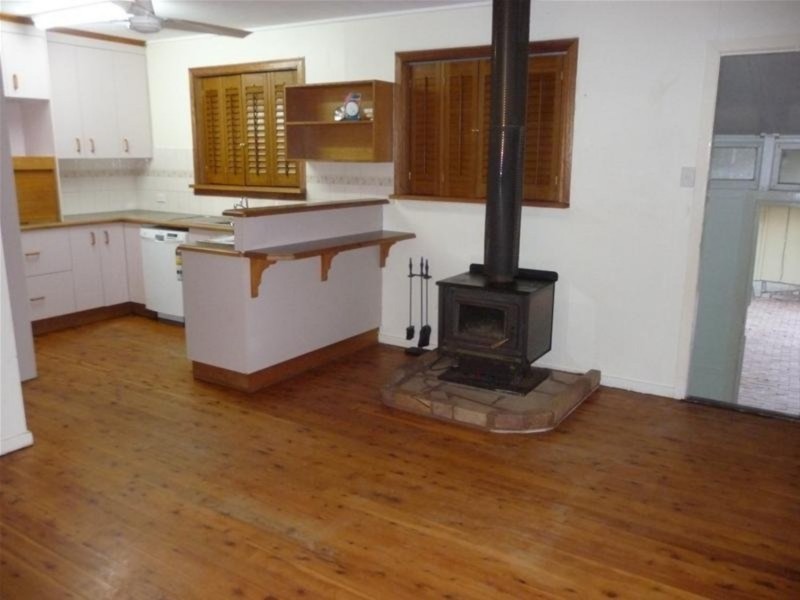 6 Vacy Street, Newtown QLD 4350