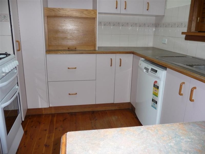 6 Vacy Street, Newtown QLD 4350