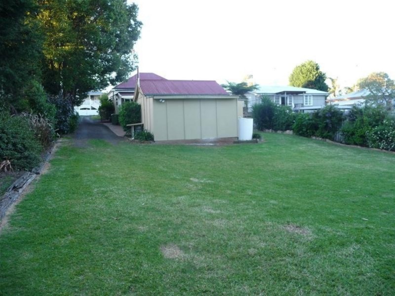 6 Vacy Street, Newtown QLD 4350