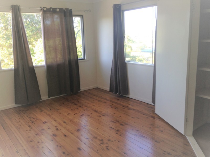 2 Macquarie Street, Centenary Heights QLD 4350