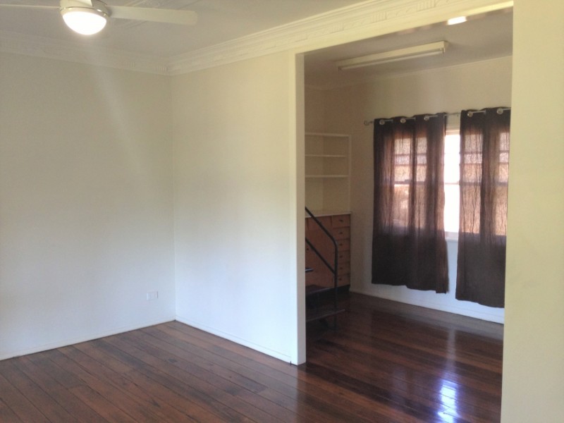 2 Macquarie Street, Centenary Heights QLD 4350
