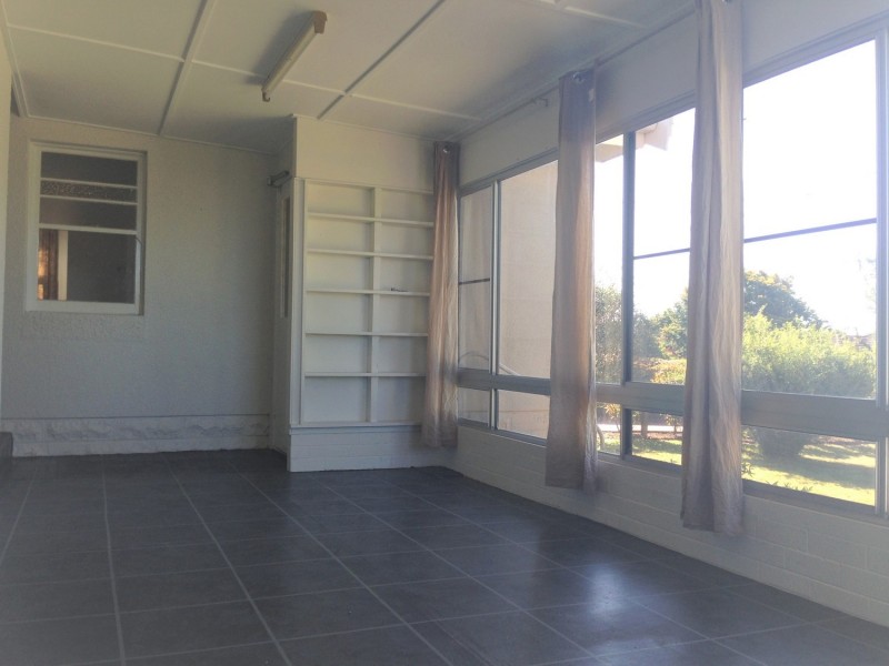 2 Macquarie Street, Centenary Heights QLD 4350