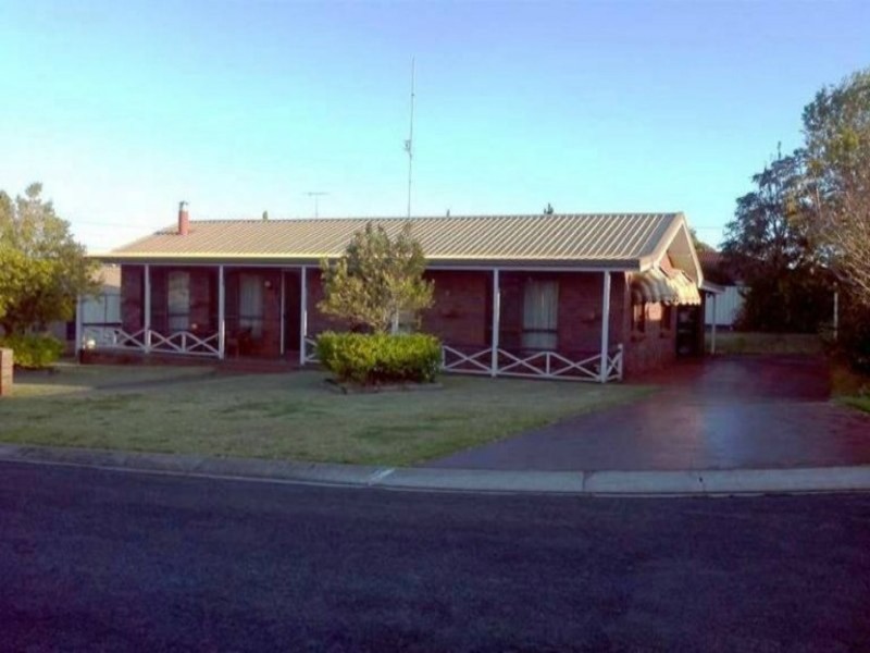 6 McQuade Court, Kearneys Spring QLD 4350