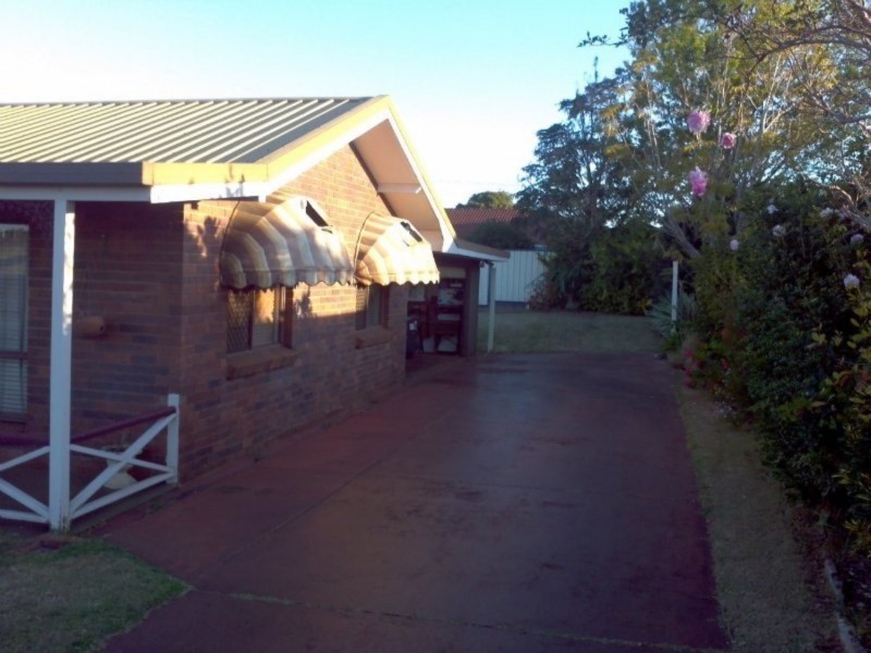 6 McQuade Court, Kearneys Spring QLD 4350